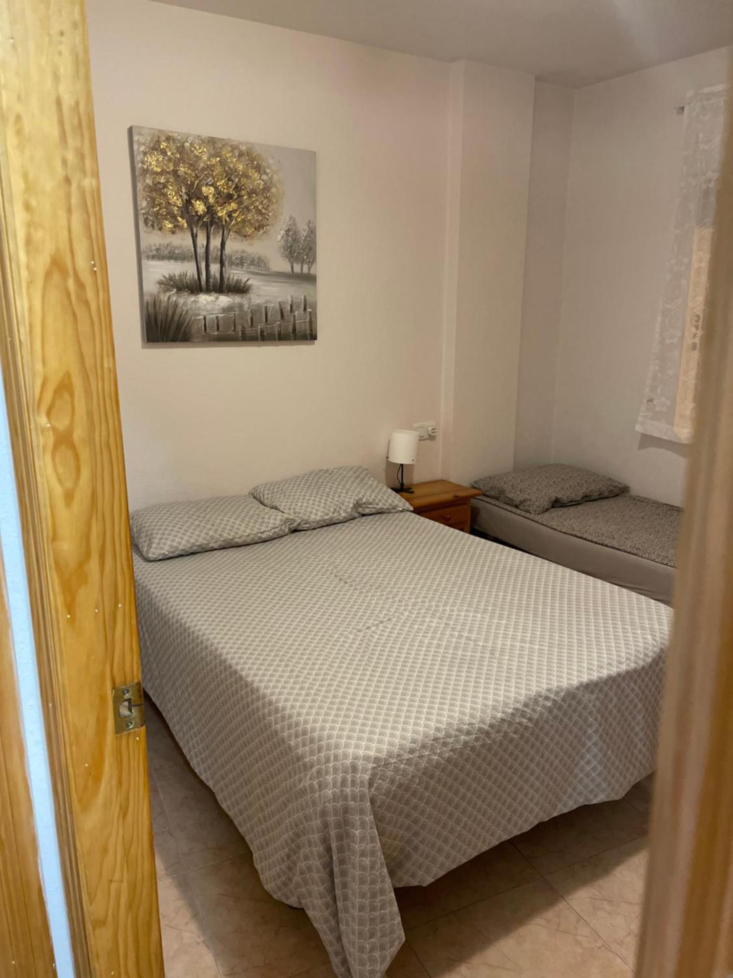 Nice Apartment Near The Park Торевьиа Экстерьер фото